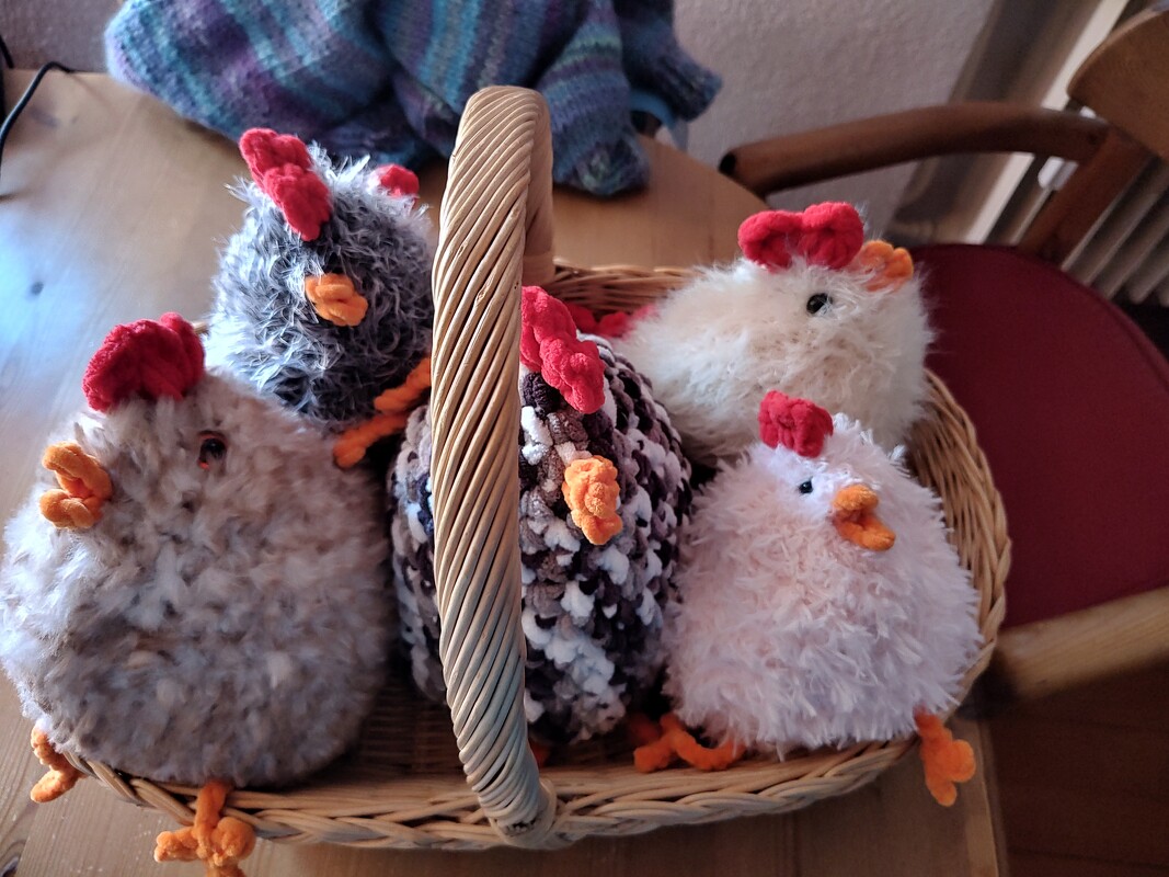 "Sweet Big Chicks" - Häkelanleitung für Hühner zum Knuddeln