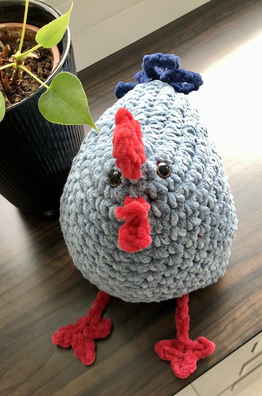 &quot;Sweet Big Chicks&quot; - Crochet pattern for hens to cuddle