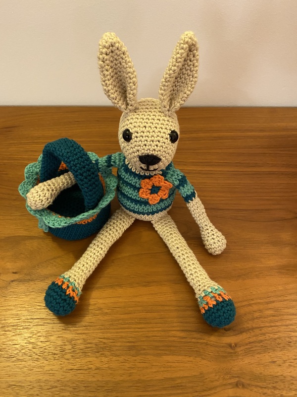 Mr. BUNNY with basket - crochetpattern
