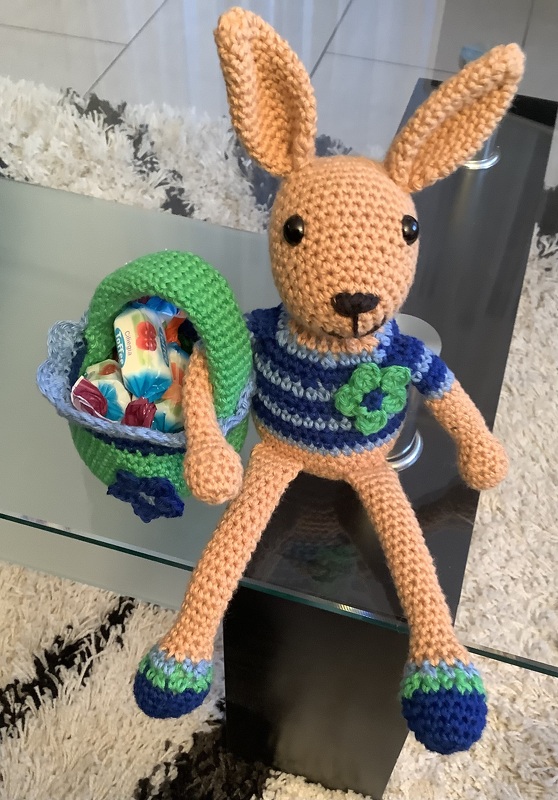 Mr. BUNNY with basket - crochetpattern
