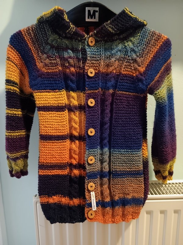 Strickanleitung Kinderjacke 110/116, 4-5 J, mit Kapuze, detailgenau