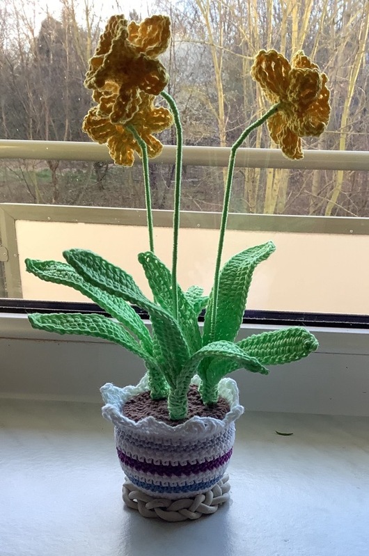 Crochet pattern Easter decoration with Easter eggs and daffodils