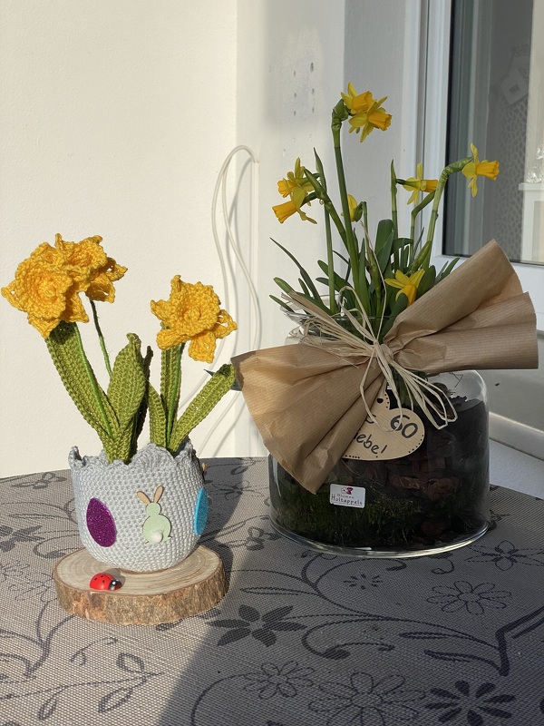 Häkelanleitung Osterdeko mit Ostereiern und Osterglocken