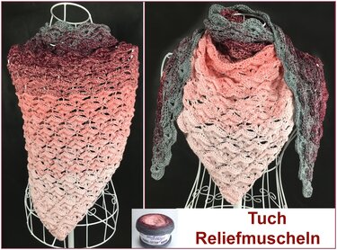 Gehäkeltes Dreieckstuch in Rosa bis Grau mit Muschelmuster auf Kleiderbüste