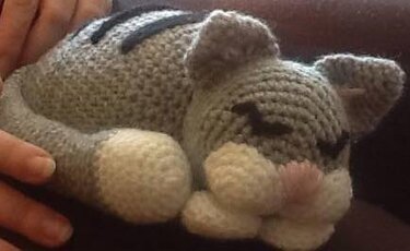 Schlafendes Kätzchen - Häkeln