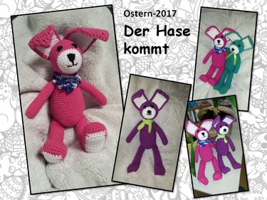 Mehrere farbenfrohe gehäkelte Amigurumi-Hasen in einer Collage vor gemustertem Hintergrund