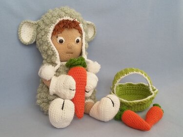 Häkelanleitung Puppenkleidung, Leopold Lämmchen