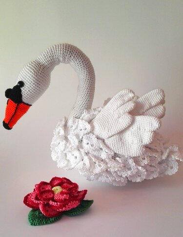Höckerschwan mit Seerose Häkelanleitung