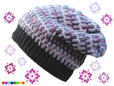 lässige gehäkelte Beanie mit Puffstichen und Streifen in Grau und Rosa, schwarzer Bund