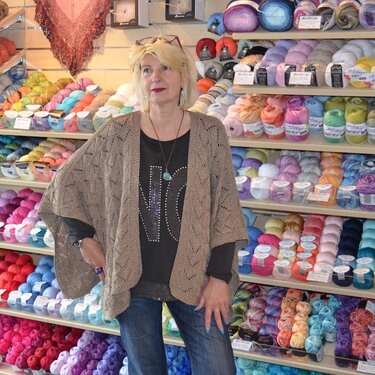 Offener Sommer-Poncho mit Ajourmuster - Stricken