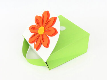 Kleine Geschenktasche mit Blume – Bastelanleitung mit Vorlagen