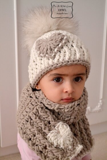 Kinder XXL Bommelmütze Schal Set - Häkelanleitung