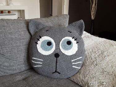 73 Häkelanleitung Kissen Tierkissen launische Katze