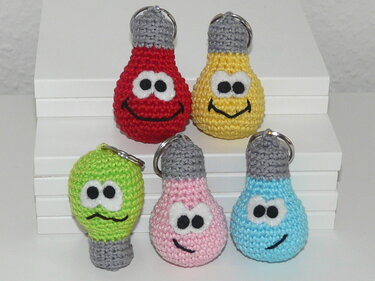 Häkelanleitung Schlüsselanhänger lustige Glühbirnen