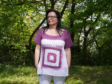 H&auml;kelanleitung Sommertunika im Granny Style kann auf jede Gr&ouml;&szlig;e leicht angepasst werden - Häkeln