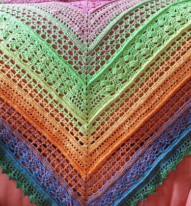 Minoet`s Frühlingstuch - Häkeln