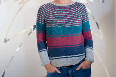 "Josie" - Rundpassen-Pullover mit Streifenmuster - Stricken