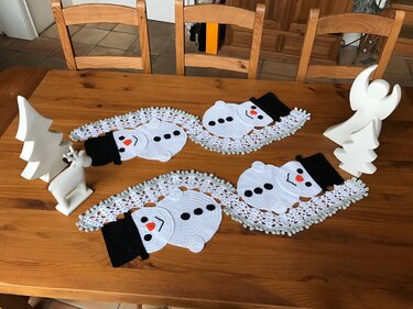 Häkeln / Tischläufer / Schneemann