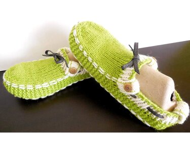 Hausschuhe - Mokkassins - ohne Ferse stricken - Universalgröße ca. 34 - 39