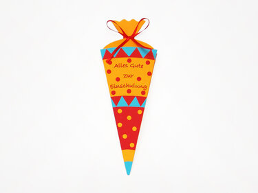 Einschulungskarte mit Behälterfunktion – Bastelvorlagen mit Anleitung - Basteln