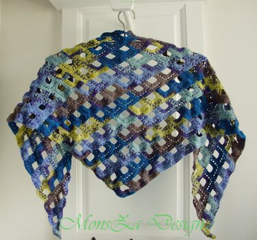 Ocean Beach - triangular shawl - crochet
