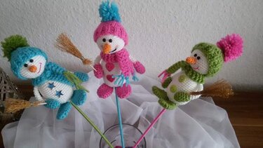 Blumenstecker kleiner Schneemann - Häkeln