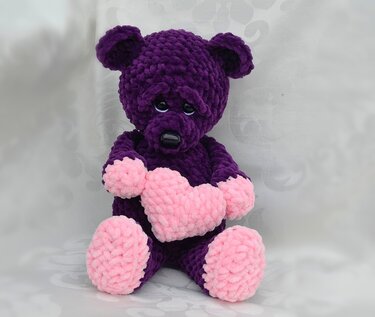 Teddy Bär Chenille Kuschelwolle mit Herz zum Valentinstag Kuschelbär  ohne viel nähen - Häkeln