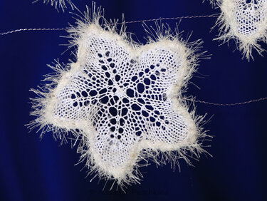 Schneeflocken stricken - Deko Ideen für Weihnachten