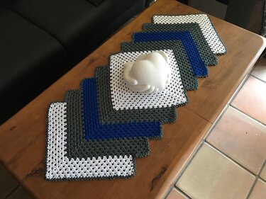 Crochet / pattern / Tablerunner