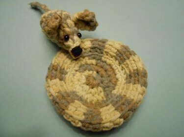 Häkelanleitung Allzweck Häkelteller mit Walter der Klammermaus