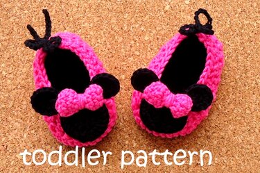 Miss Bow Mouse Crochet Shoes Toddler Pattern