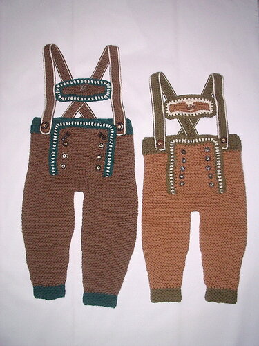 Nostalgische Baby- Lederhose gehäkelt Gr. 50- 92 Strampelanzug Strampler - Häkeln