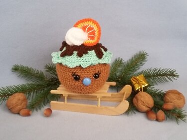 Suki der Weihnachts-Cupcake, Häkelanleitung