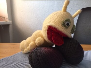 Häkelanleitung Raupe Rico