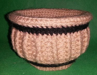 Häkelanleitung -Blumenschale