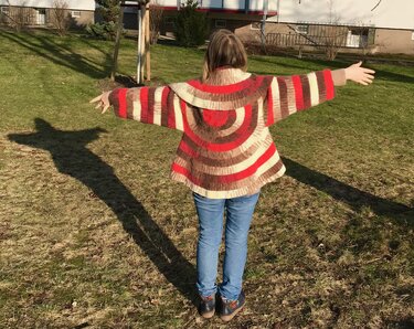 Häkelanleitung für eine Kreiseljacke