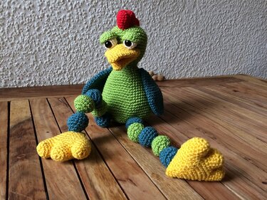 Häkelanleitung für einen „stolzen Gockel“, Kantenhocker - Häkeln