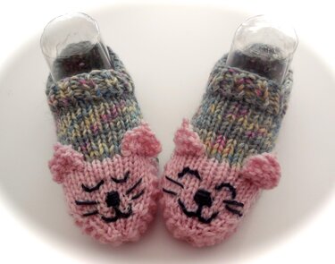 Baby/Kinder Katzensöckchen - Hausschuhe Gr. 18 - 28 - Strickanleitung - Bild 2