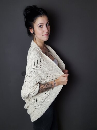 83 Strickanleitung Seelenwärmer Lochmuster Federleicht