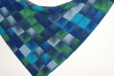 Dreiecktuch im Patchworkmuster, gestrickt