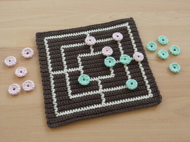 Crochet pattern for a popular board game "Nine men's morris"
