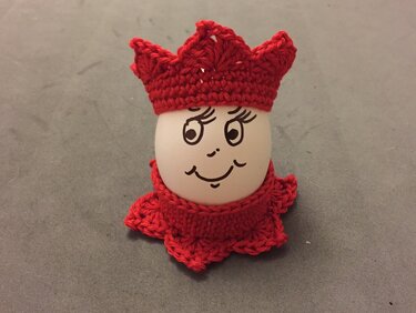 Häkelanleitung Eierbecher und Krönchen