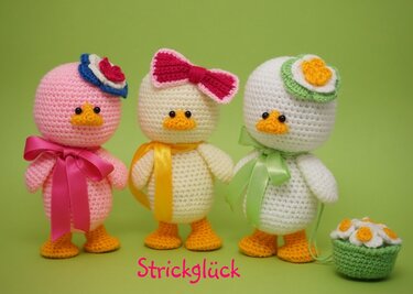 Crochet pattern easter duck amigurumi flower 