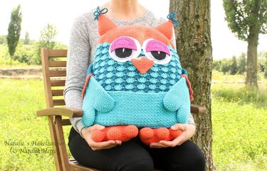 Pillow "Owl" with pockets (size: 40 X 50 cm) - Crochet