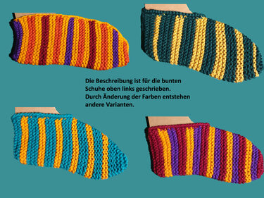 Vier gestreifte Strickpatschen auf türkisem Hintergrund mit erläuterndem Text in der Bildmitte