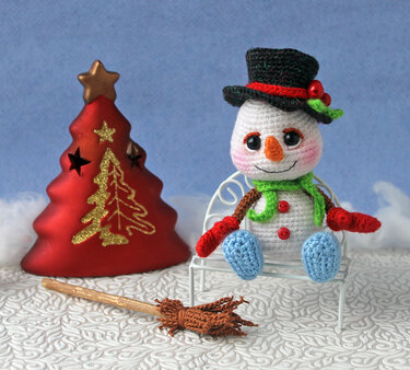 Snowman with a set of hats - Crochet