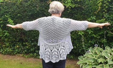 Häkelanleitung Bolerojacke "Ninfea" - anpassbar an die Körpergröße