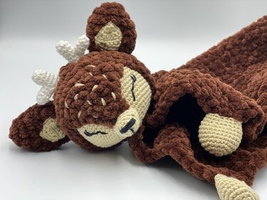 Crochet Pattern - Comforter Deer (Cuddly Deer)