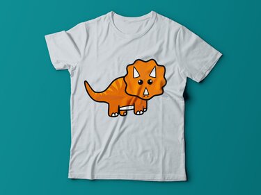 Weißes T
Shirt mit orangefarbenem, niedlichem Triceratops
Plottmotiv