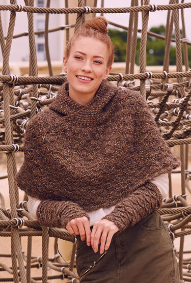 Häkelanleitung: Schultercape mit wärmender Kapuze und Handstulpen - Bild 2